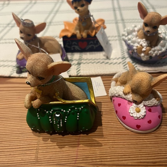 The Hamilton Collection Other - Hamilton collection Chihuahua Figurine Set - Green, Pink, Gold